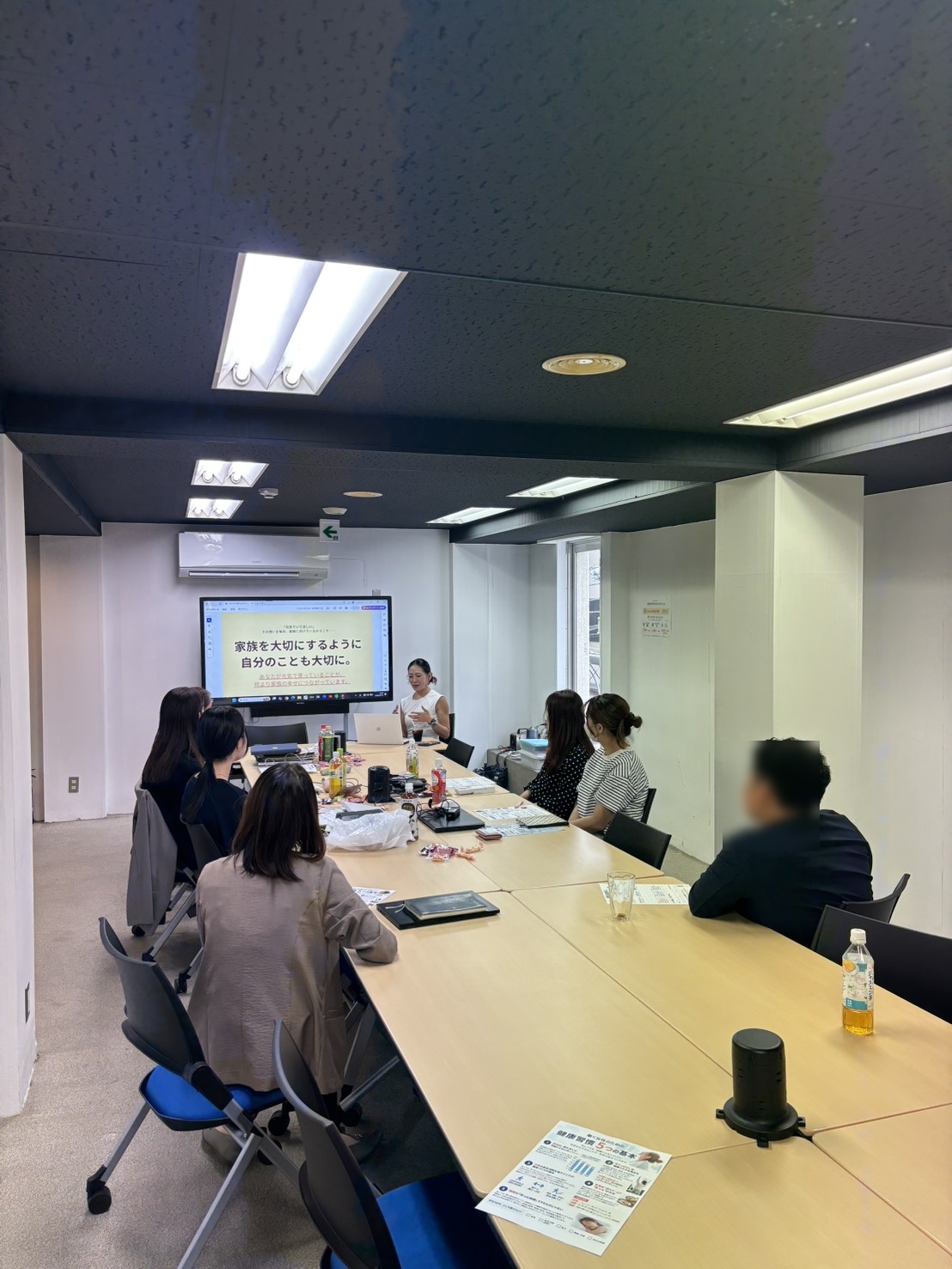 健康習慣と運動実践セミナーの座学の様子（顔にぼかし加工済み）